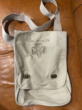 Girl Scouts Canvas Crossbody Bag in Light Beige